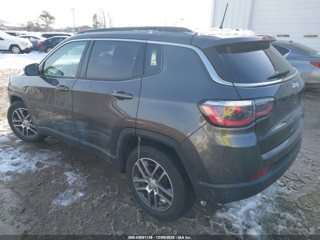 2019 JEEP COMPASS 3C4NJCBB7KT726608 Photo 2