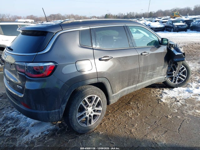 2019 JEEP COMPASS 3C4NJCBB7KT726608 Photo 3