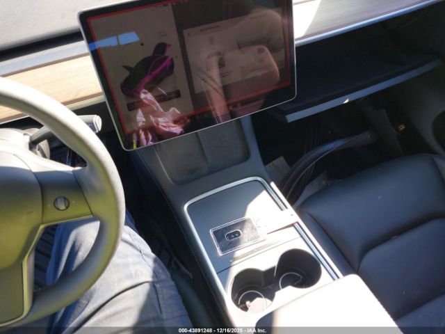 2025 TESLA MODEL Y 7SAYGDEDXSF246188 Photo 10