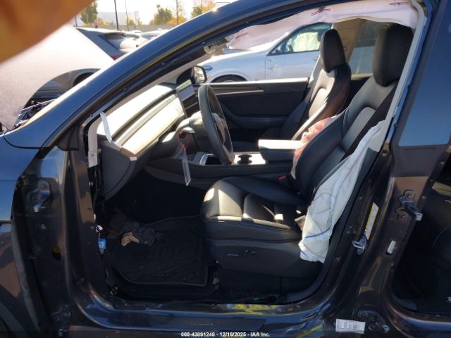 2025 TESLA MODEL Y 7SAYGDEDXSF246188 Photo 4