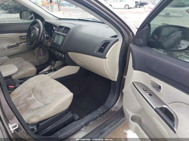 2018 MITSUBISHI OUTLANDER SPORT JA4AP3AU1JU011323 Photo 4