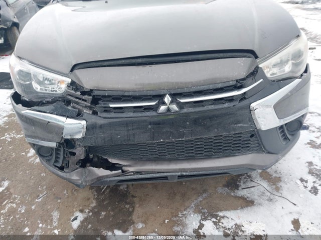 2018 MITSUBISHI OUTLANDER SPORT JA4AP3AU1JU011323 Photo 5