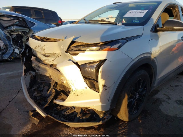 1G1FY6S04P4128093 Chevrolet Bolt Euv Fwd Lt