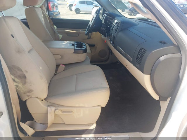 Продажа на аукционе авто 2011 Chevrolet Silverado 1500 Lt, vin: 3GCPKSE34BG123077, номер лота: 43891315