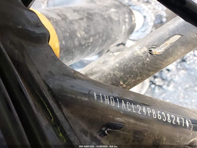 2023 HARLEY-DAVIDSON FLTRXST 1HD1ACL24PB638247 Photo 9