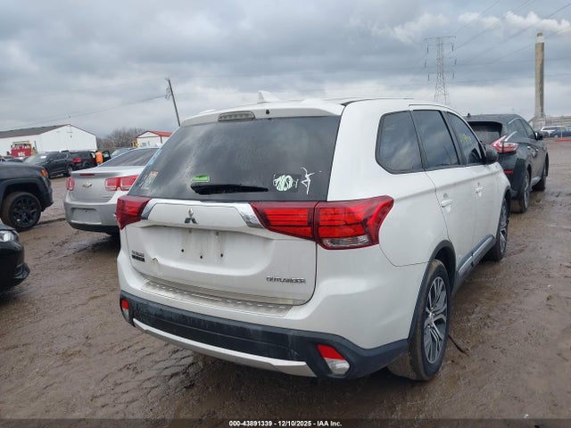 2018 MITSUBISHI OUTLANDER JA4AD2A36JZ068856 Photo 3