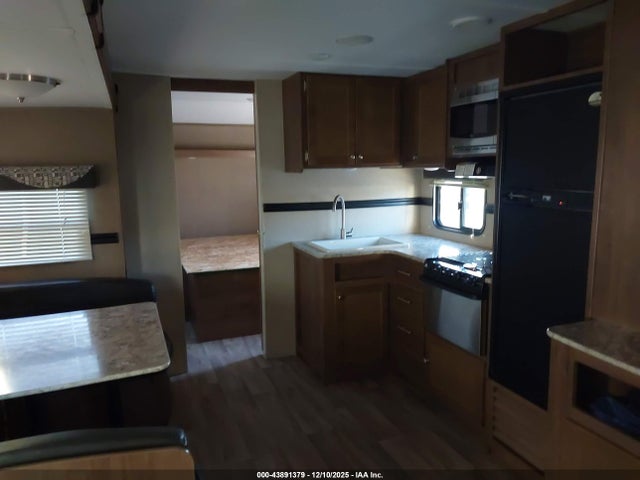 4YDT27927HH923218 Aspen Other