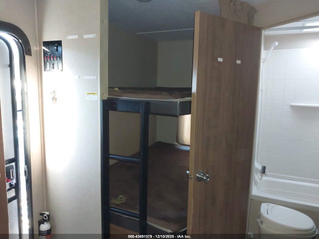 4YDT27927HH923218 Aspen Other