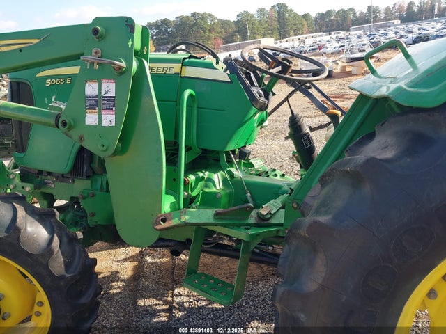 43891403 :رقم المزاد ، PY5065U000477 vin ، 2010 John Deere 5065e Tractor مزاد بيع