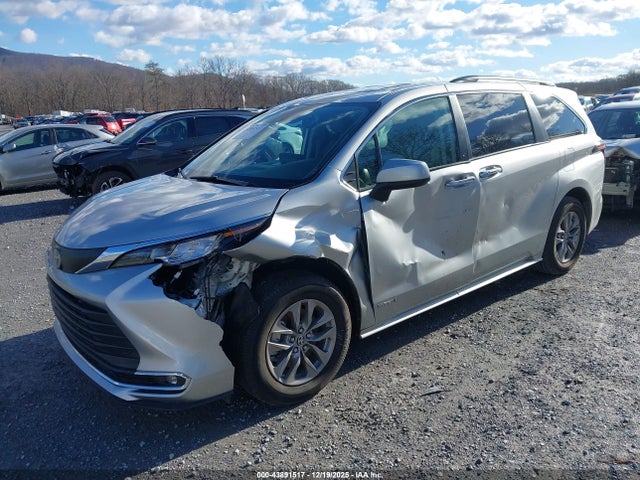 2021 TOYOTA SIENNA 5TDYRKEC7MS052140 Photo 1