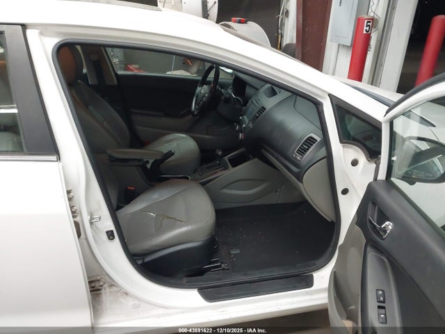 KNAFZ4A8XE5161717 KIA FORTE EX