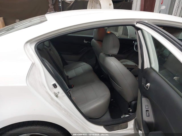 KNAFZ4A8XE5161717 KIA FORTE EX