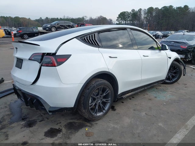 2025 TESLA MODEL Y 7SAYGDED3SA357601 Photo 3