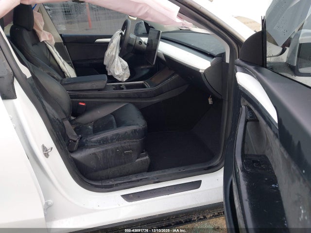 2025 TESLA MODEL Y 7SAYGDED3SA357601 Photo 4