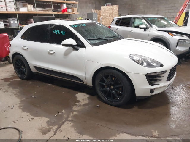 2015 PORSCHE MACAN WP1AB2A56FLB42590 Photo 0