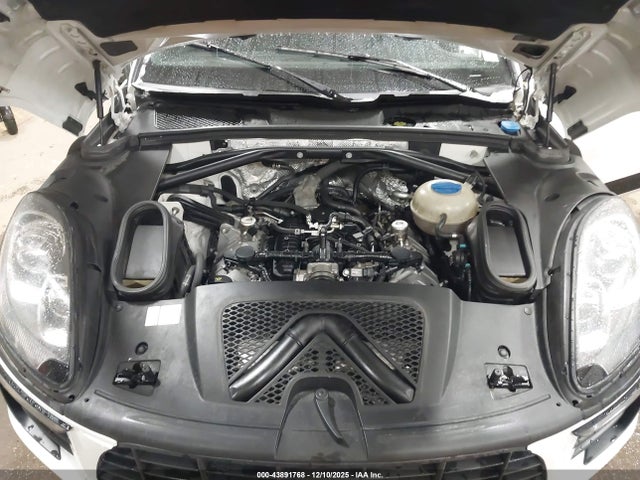2015 PORSCHE MACAN WP1AB2A56FLB42590 Photo 9
