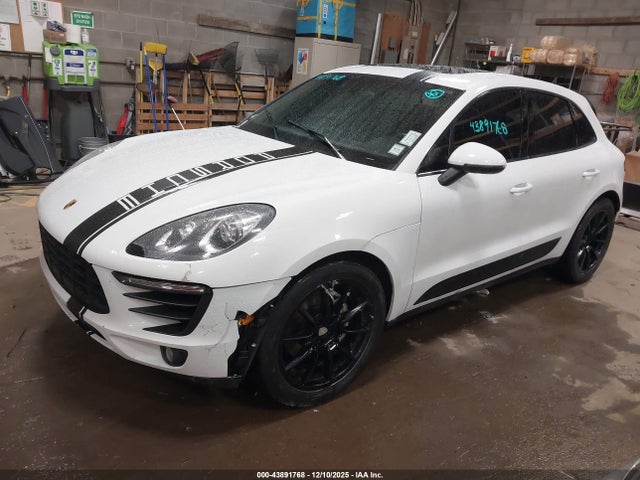 2015 PORSCHE MACAN WP1AB2A56FLB42590 Photo 1