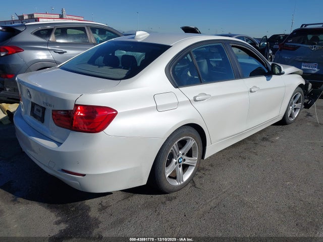 WBA3C1C50EK111495 BMW 328I
