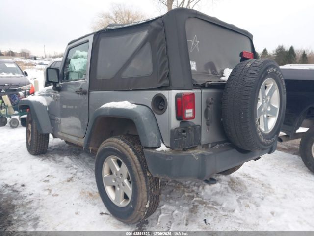 2013 JEEP WRANGLER 1C4AJWAG4DL702911 Photo 2