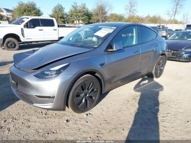 2024 TESLA MODEL Y 7SAYGDEEXRA313016 Photo 1