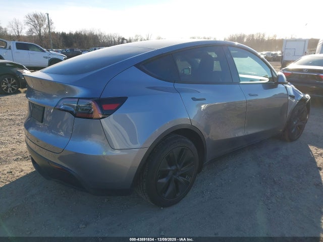 2024 TESLA MODEL Y 7SAYGDEEXRA313016 Photo 3
