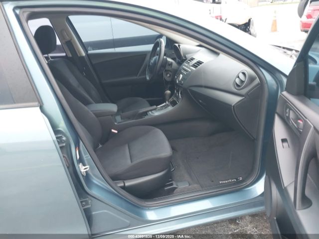 2011 MAZDA MAZDA3 JM1BL1UG1B1418092 Photo 4