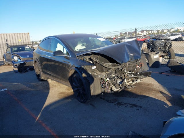 2019 TESLA MODEL X 5YJXCBE4XKF190732 Photo 0