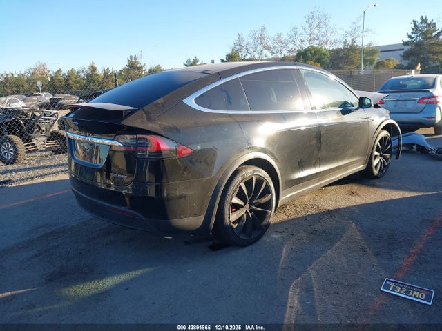 2019 TESLA MODEL X 5YJXCBE4XKF190732 Photo 3