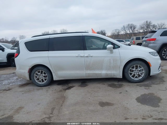 Продаж на аукціоні авто 2022 Chrysler Pacifica Touring L, vin: 2C4RC1BG5NR125796, номер лоту: 43891877