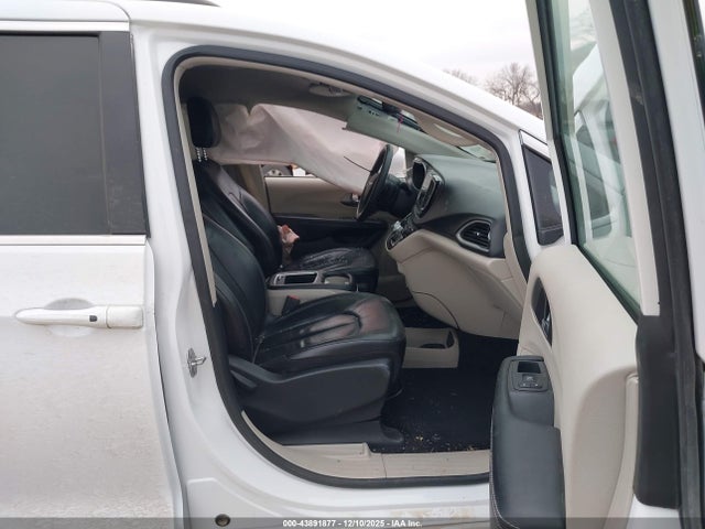 Продаж на аукціоні авто 2022 Chrysler Pacifica Touring L, vin: 2C4RC1BG5NR125796, номер лоту: 43891877
