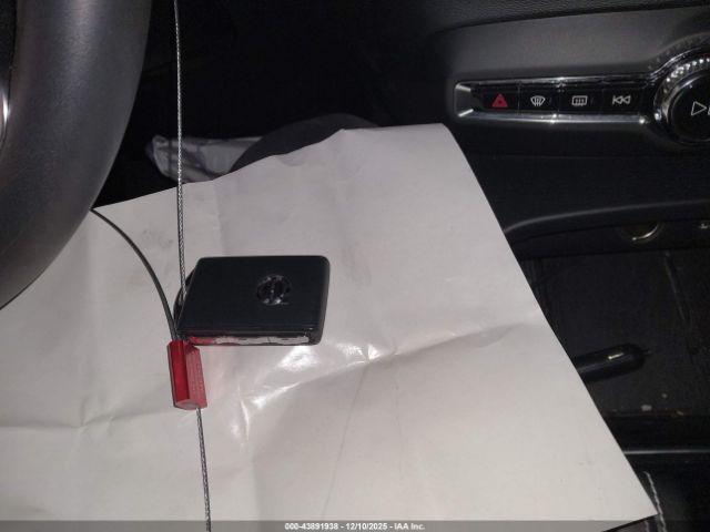 2022 VOLVO XC40 YV4162UM8N2645998 Photo 10