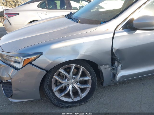 19UDE2F30KA007772 Acura Ilx Standard