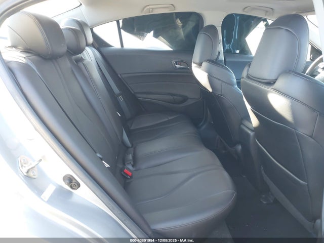 19UDE2F30KA007772 Acura Ilx Standard