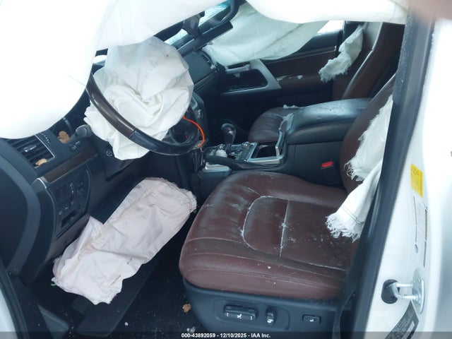 JTMCY7AJ8K4083131 Toyota Land Cruiser V8