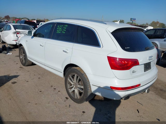 2015 AUDI Q7 WA1LGAFE8FD008165 Photo 2