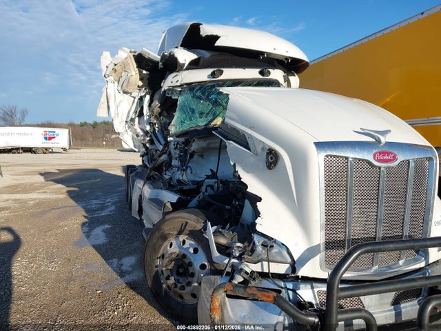 Продаж на аукціоні авто 2023 Peterbilt 579, vin: 1XPBDP9X0PD879426, номер лоту: 43892205