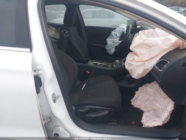 2015 CHRYSLER 200 1C3CCCAB6FN658007 Photo 4