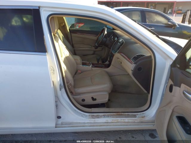 2011 CHRYSLER 300C 2C3CA6CT9BH559813 Photo 4