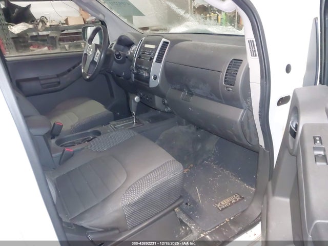 2011 NISSAN XTERRA 5N1AN0NW6BC507386 Photo 4