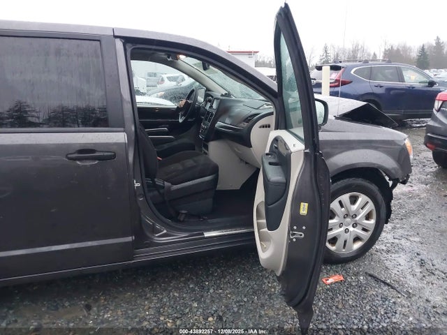 2C4RDGBG8KR766095 Dodge Grand Caravan Se
