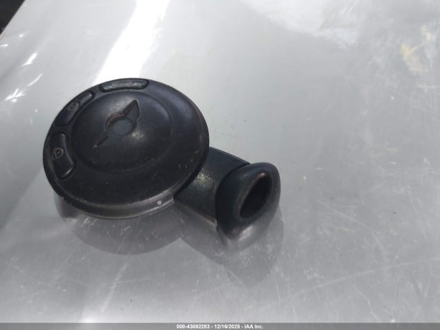 2010 MINI COOPER WMWMF3C52ATZ22775 Photo 10