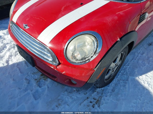 2010 MINI COOPER WMWMF3C52ATZ22775 Photo 5