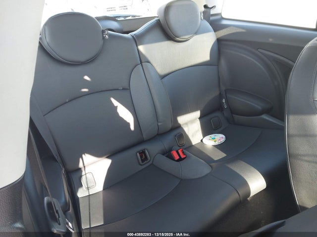 2010 MINI COOPER WMWMF3C52ATZ22775 Photo 7