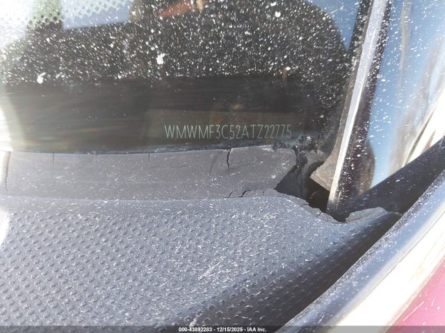 2010 MINI COOPER WMWMF3C52ATZ22775 Photo 8