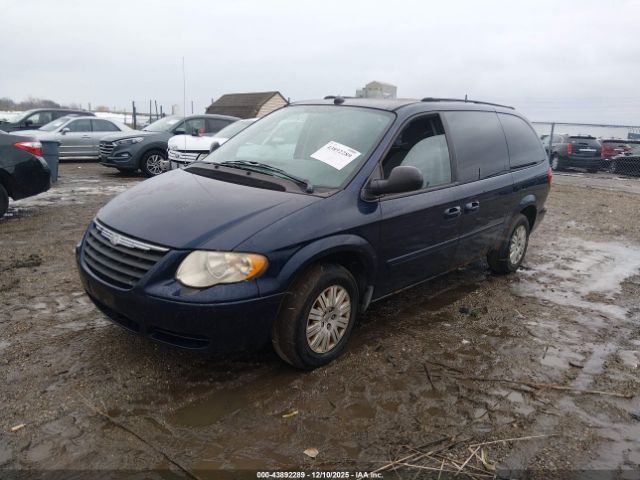 2005 CHRYSLER TOWN & COUNTRY 2C4GP44R55R558708 Photo 1