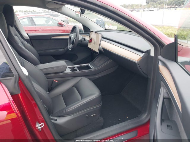 2025 TESLA MODEL Y 7SAYGDEE5SA341988 Photo 4