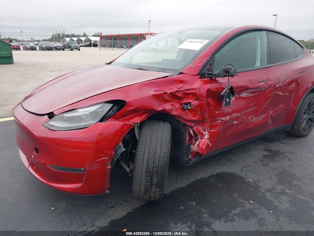 2025 TESLA MODEL Y 7SAYGDEE5SA341988 Photo 5