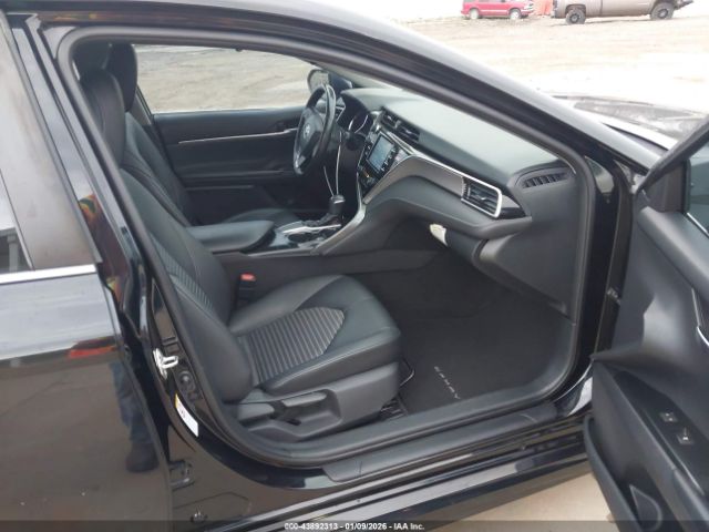 2018 TOYOTA CAMRY 4T1B11HK9JU073990 Photo 4