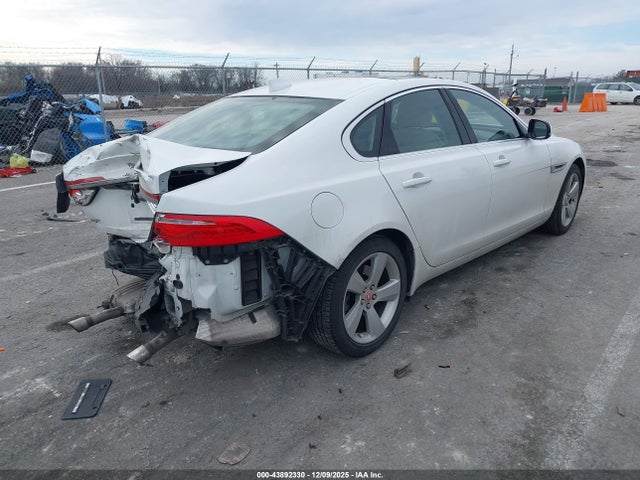 2018 JAGUAR XF SAJBS4FX7JCY54340 Photo 3