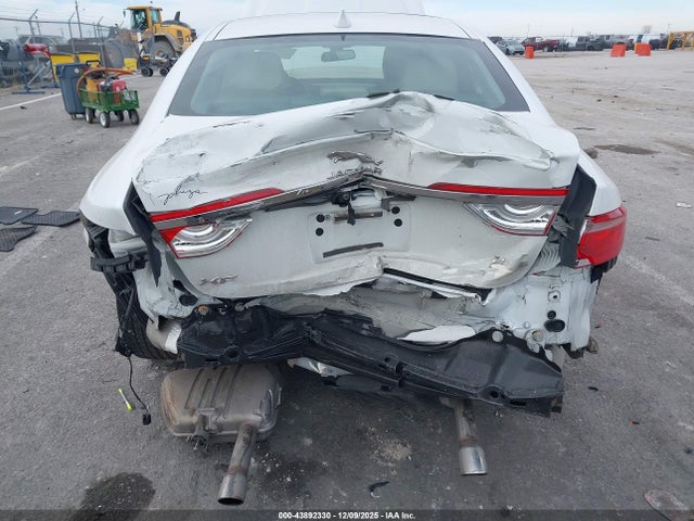 2018 JAGUAR XF SAJBS4FX7JCY54340 Photo 5